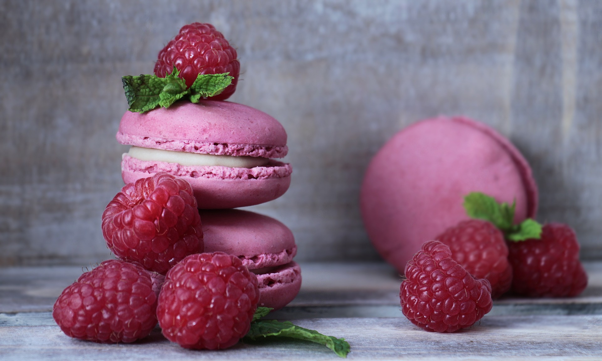 macaroons and raspberries